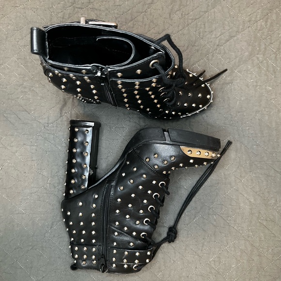Gianni Bini Studded Lace Up Ankle Boots Black Block Heel Buckle Women’s 9.5 - Picture 3 of 11